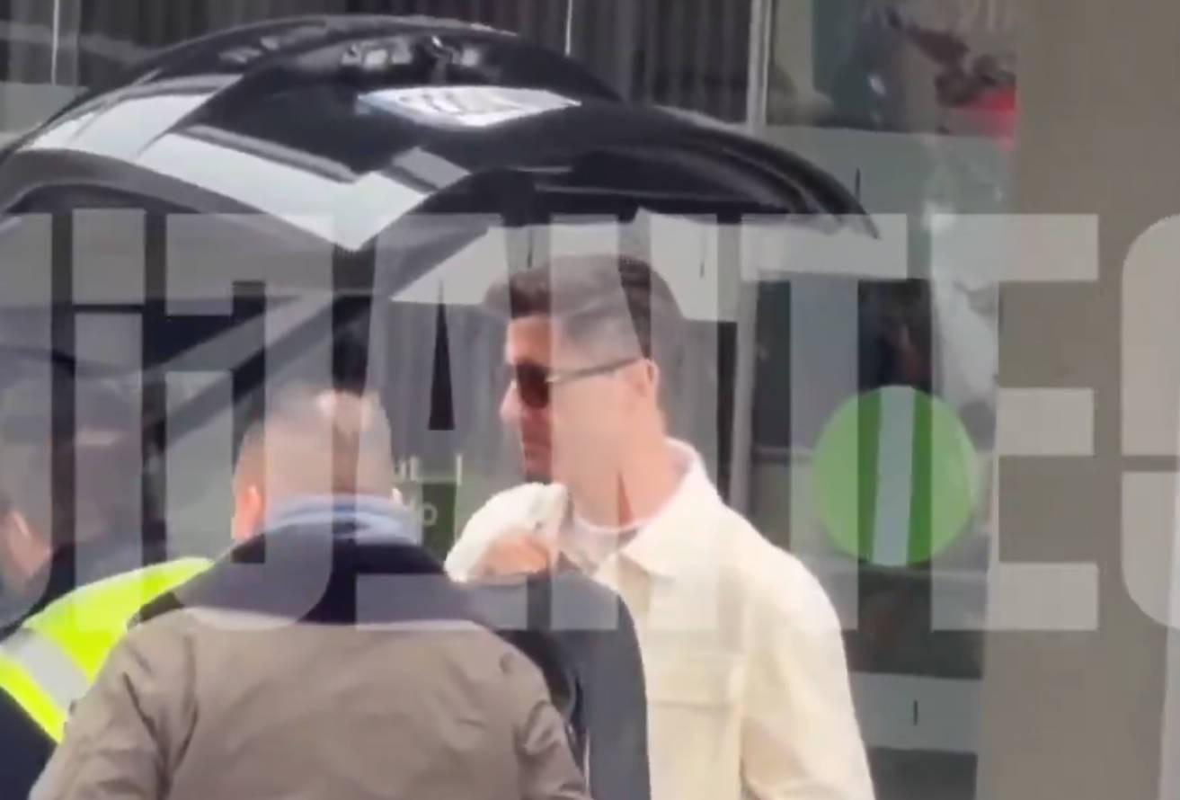 立博体育官方网站-西媒：莱万已返回巴塞罗那，他已经收到了俱乐部的续约报价